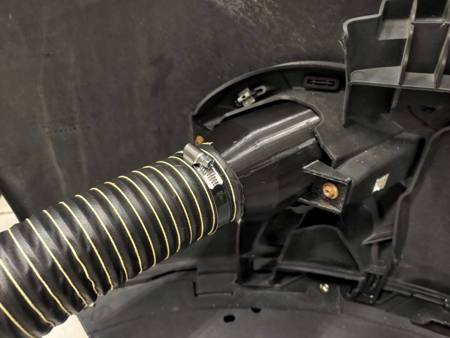 Clio 3 RS brake system air intakes