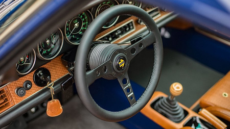 MOMO Prototipo 6C steering wheel