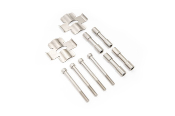 Elementy mocujące klocki, sworznie prowadzące i śruby Forge do 6-tłoczkowego zacisku hamulcowego