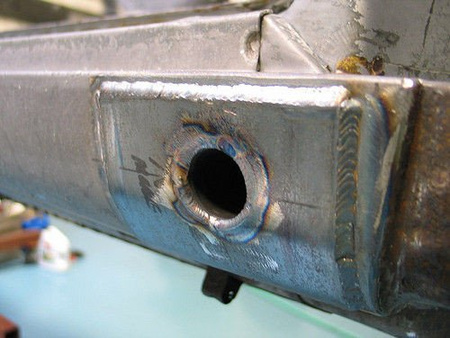 Befestigung von Serviceständern / Satz IRP-Schweißschläuche