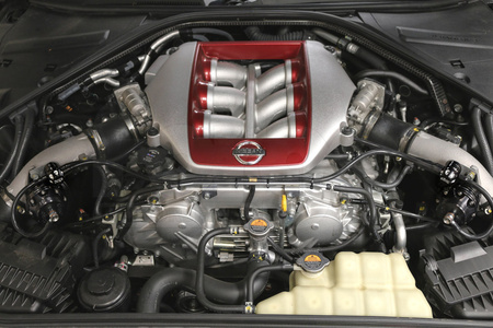 Įsiurbimo slėgio kompensavimo vožtuvas